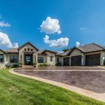 Sell a house with a shared driveway