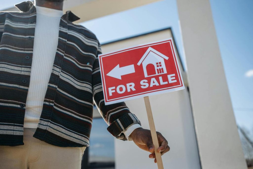 house for sale signage