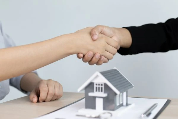 Selling a house deal in Maine