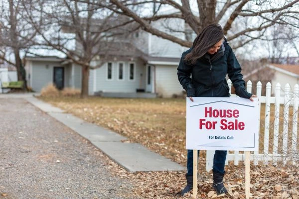 Seller presenting Maine house for buyers